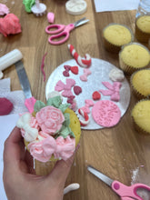 Load image into Gallery viewer, Teen & Tween 2 Day Cake Masterclass