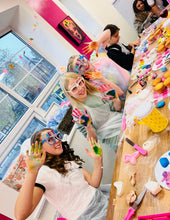 Load image into Gallery viewer, Cupcake Party for 4
