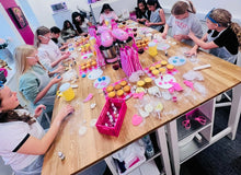 Load image into Gallery viewer, Cupcake Workshop - Tweens &amp; Teens only
