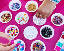 Load image into Gallery viewer, SUMMER HOLIDAY - Kids Friendship Bracelet Making
