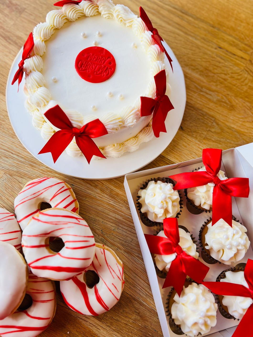 Lambeth Cake Bundle Red