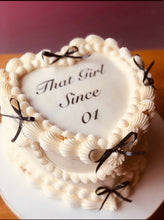 Load image into Gallery viewer, Vintage Piped Any Occasion Heart Cake
