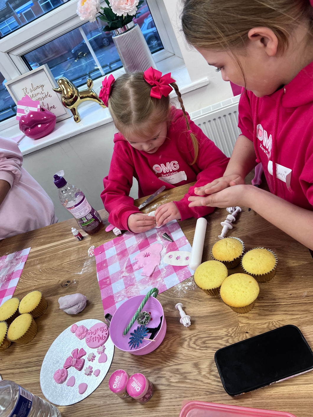 SUMMER HOLIDAY KIDS CUPCAKE MAKING