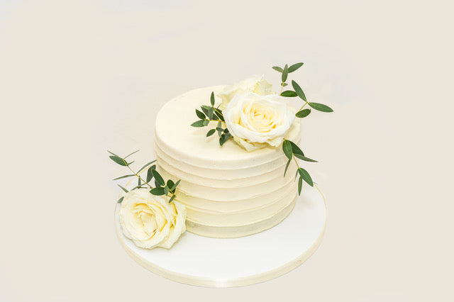 1 Tier Wedding Cake with Fresh Flowers