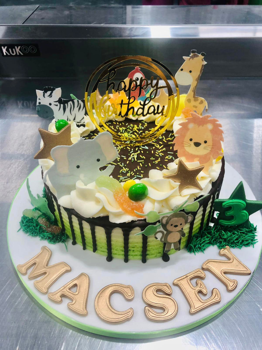 Safari / Jungle celebration cake