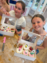 Load image into Gallery viewer, Jellycat Theme Cupcake Workshop
