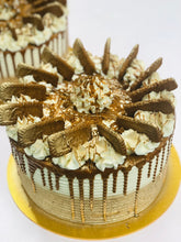 Load image into Gallery viewer, Biscoff topped Drip Cake
