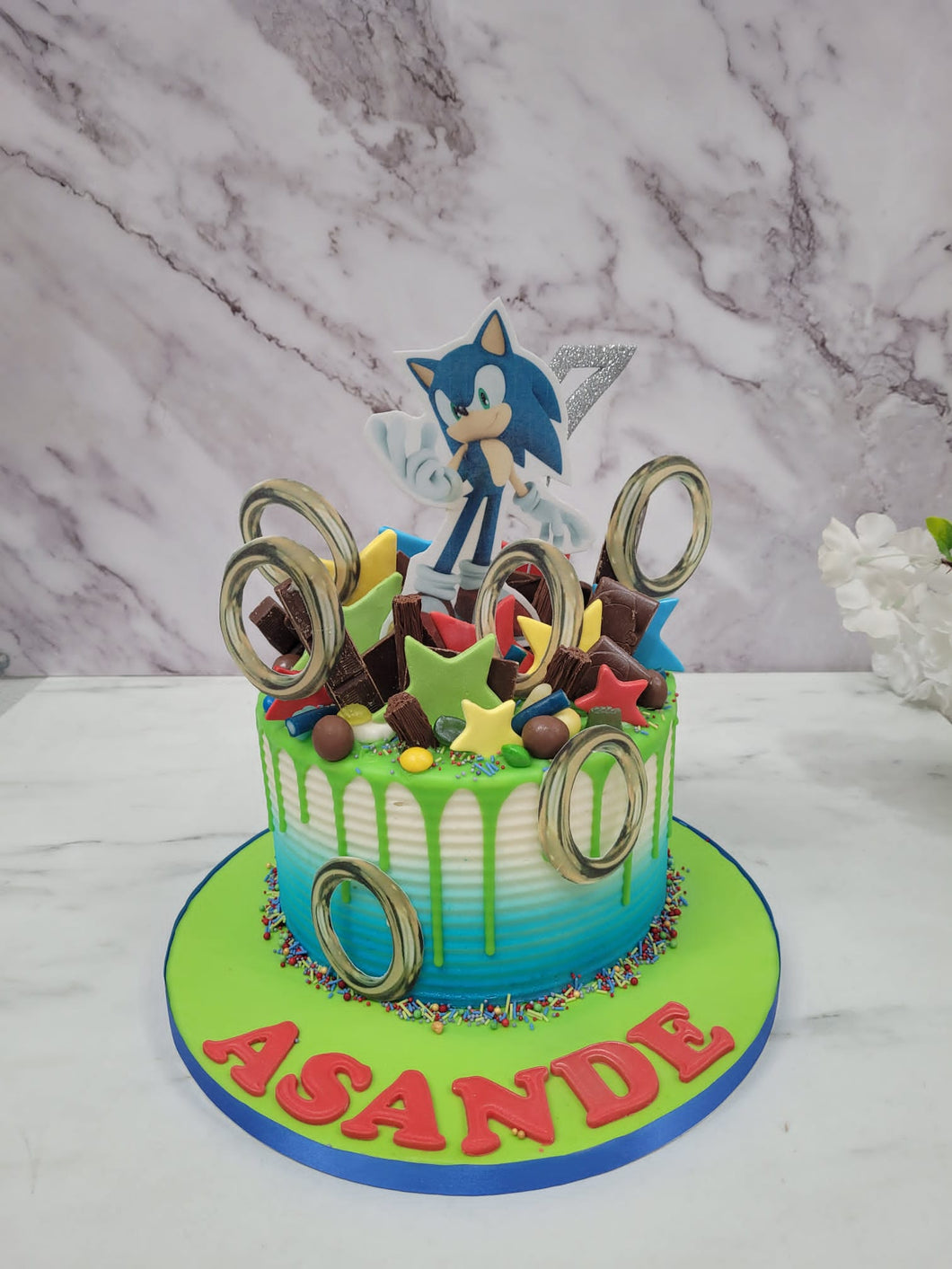 Sonic the Hedgehog Themed drip cake